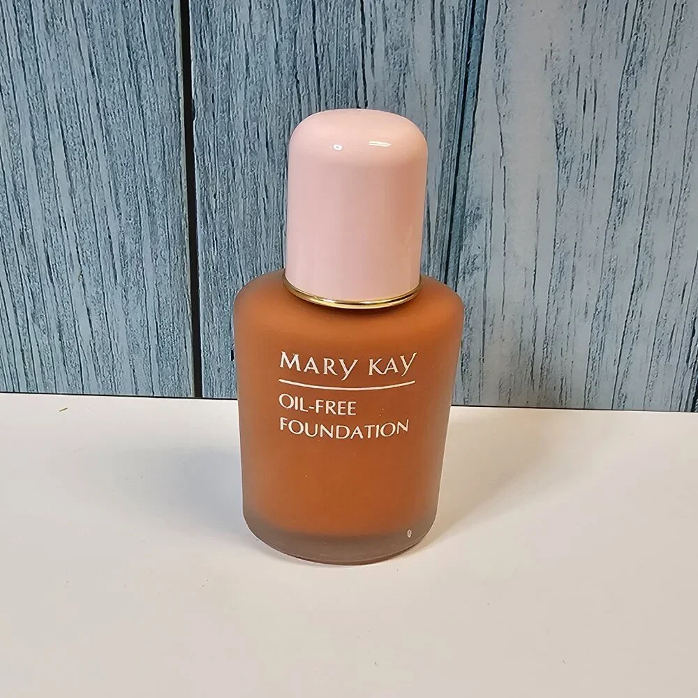 Mary Kay - Oil-Free‎ Foundation Cinnamon Beige #3867 - NIB Old Stock